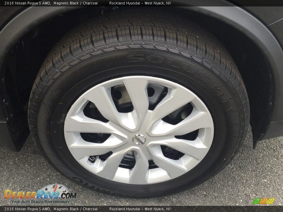 2016 Nissan Rogue S AWD Magnetic Black / Charcoal Photo #25