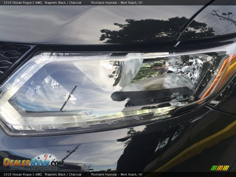 2016 Nissan Rogue S AWD Magnetic Black / Charcoal Photo #28