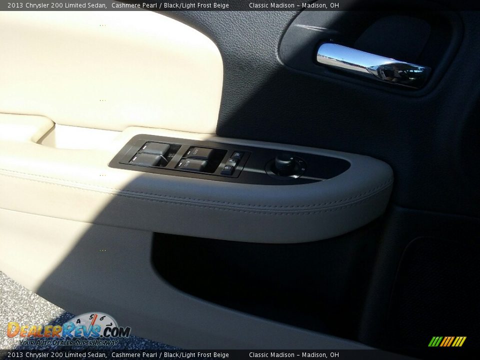 2013 Chrysler 200 Limited Sedan Cashmere Pearl / Black/Light Frost Beige Photo #11