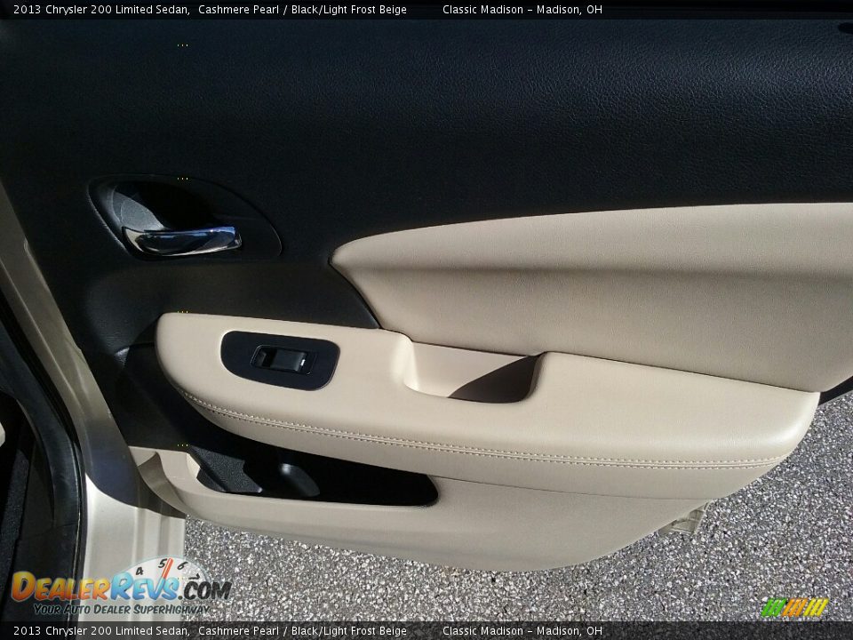 2013 Chrysler 200 Limited Sedan Cashmere Pearl / Black/Light Frost Beige Photo #18