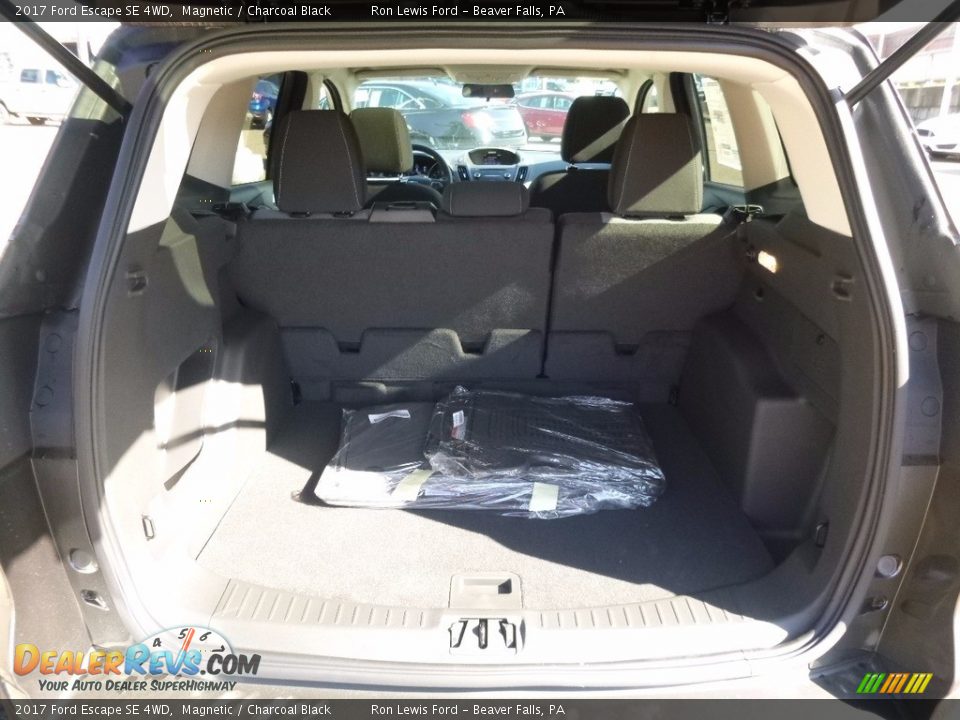 2017 Ford Escape SE 4WD Magnetic / Charcoal Black Photo #4