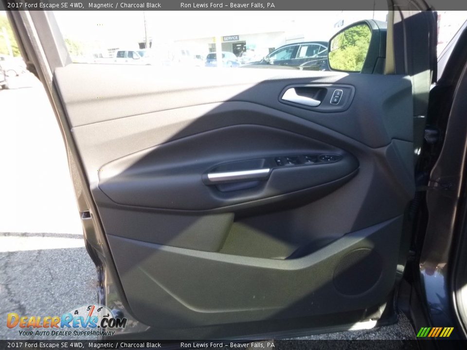 2017 Ford Escape SE 4WD Magnetic / Charcoal Black Photo #14