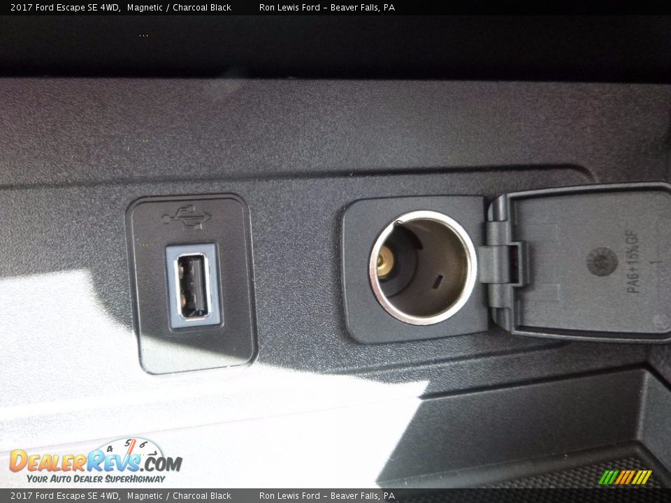 2017 Ford Escape SE 4WD Magnetic / Charcoal Black Photo #19