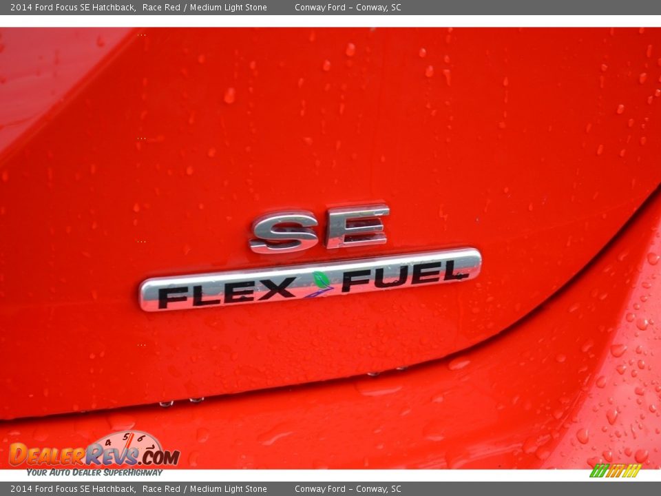 2014 Ford Focus SE Hatchback Race Red / Medium Light Stone Photo #5