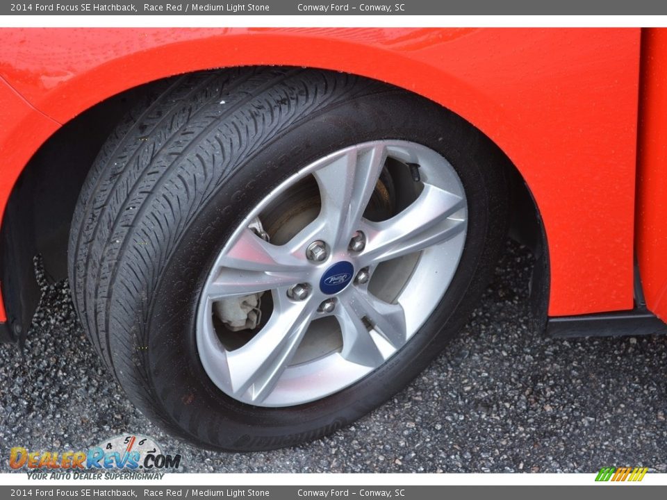 2014 Ford Focus SE Hatchback Race Red / Medium Light Stone Photo #15