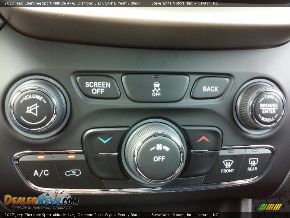 2017 Jeep Cherokee Sport Altitude 4x4 Diamond Black Crystal Pearl / Black Photo #12