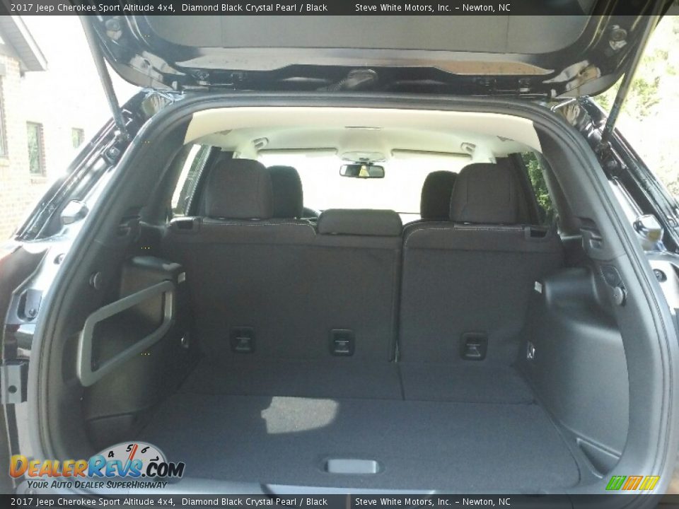 2017 Jeep Cherokee Sport Altitude 4x4 Diamond Black Crystal Pearl / Black Photo #18