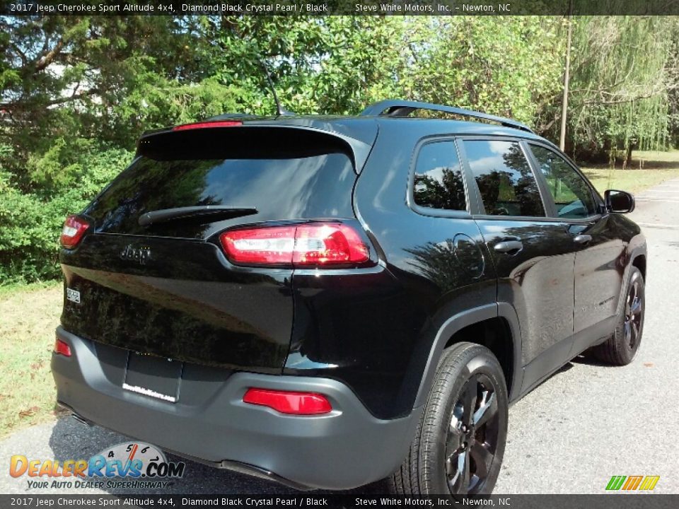 2017 Jeep Cherokee Sport Altitude 4x4 Diamond Black Crystal Pearl / Black Photo #22