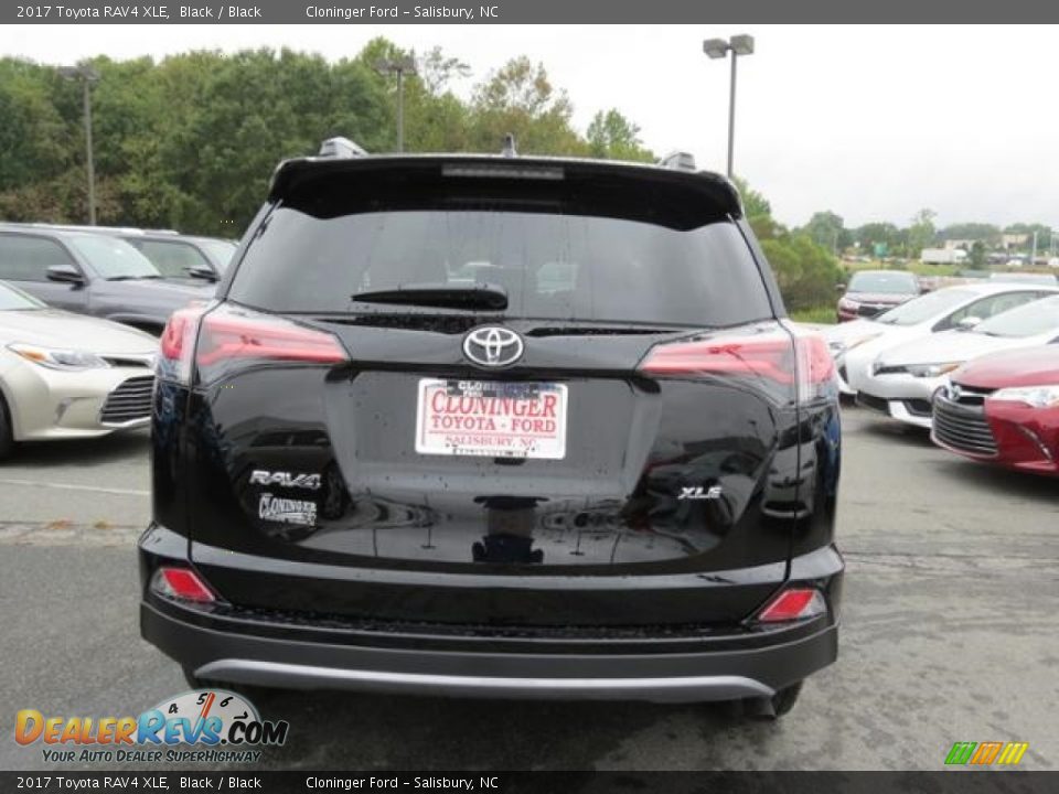 2017 Toyota RAV4 XLE Black / Black Photo #25