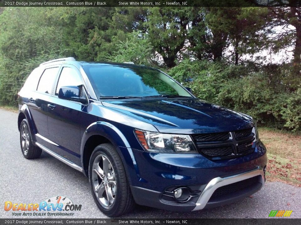 Front 3/4 View of 2017 Dodge Journey Crossroad Photo #25