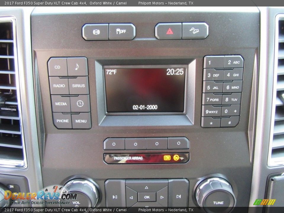 Controls of 2017 Ford F350 Super Duty XLT Crew Cab 4x4 Photo #27