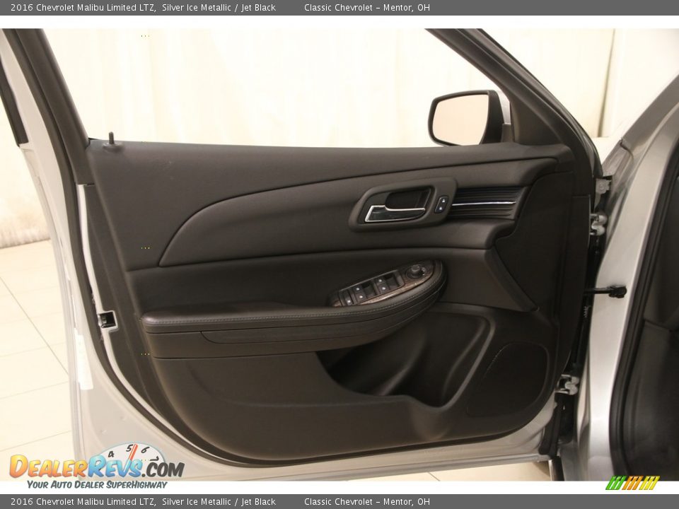 2016 Chevrolet Malibu Limited LTZ Silver Ice Metallic / Jet Black Photo #4