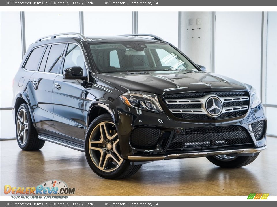 Front 3/4 View of 2017 Mercedes-Benz GLS 550 4Matic Photo #12
