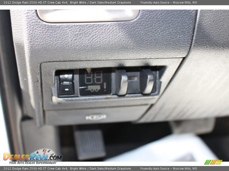 2012 Dodge Ram 2500 HD ST Crew Cab 4x4 Bright White / Dark Slate/Medium Graystone Photo #17