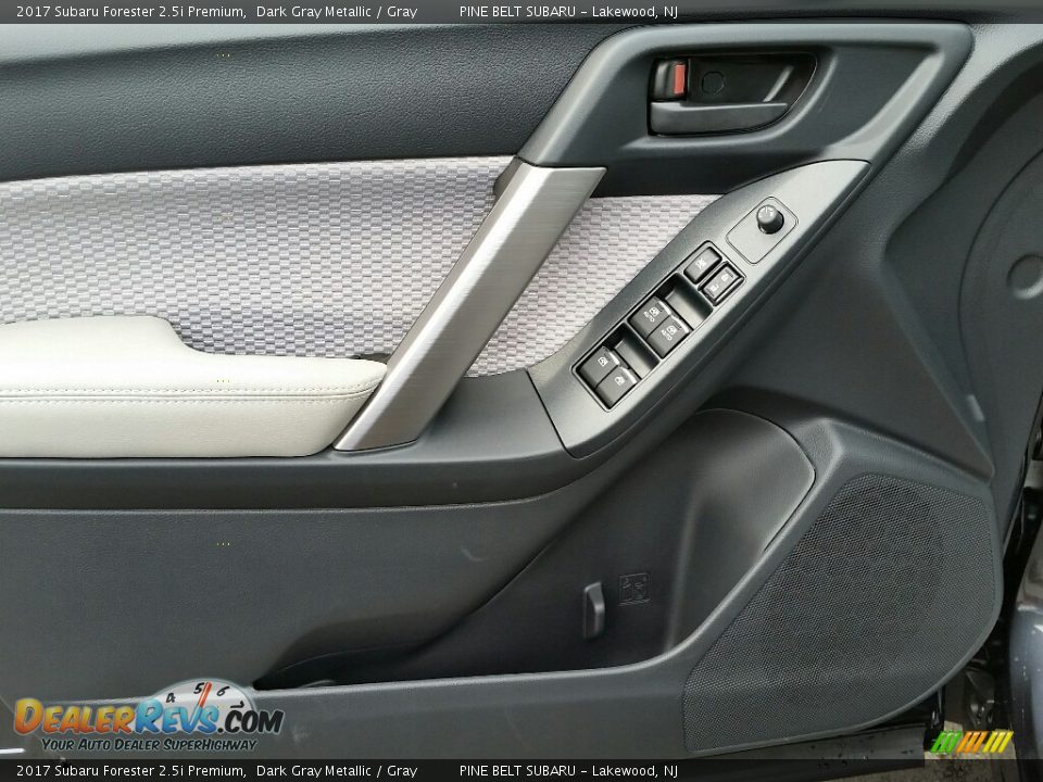 2017 Subaru Forester 2.5i Premium Dark Gray Metallic / Gray Photo #8