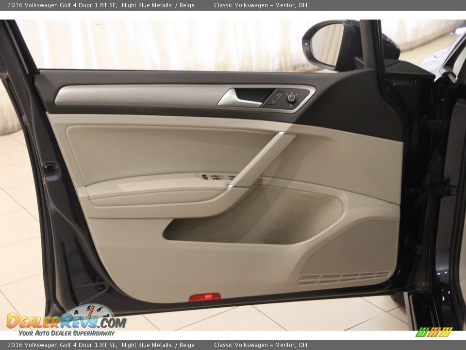 Door Panel of 2016 Volkswagen Golf 4 Door 1.8T SE Photo #4