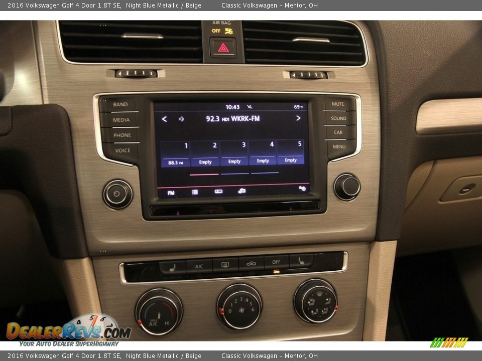 Controls of 2016 Volkswagen Golf 4 Door 1.8T SE Photo #8