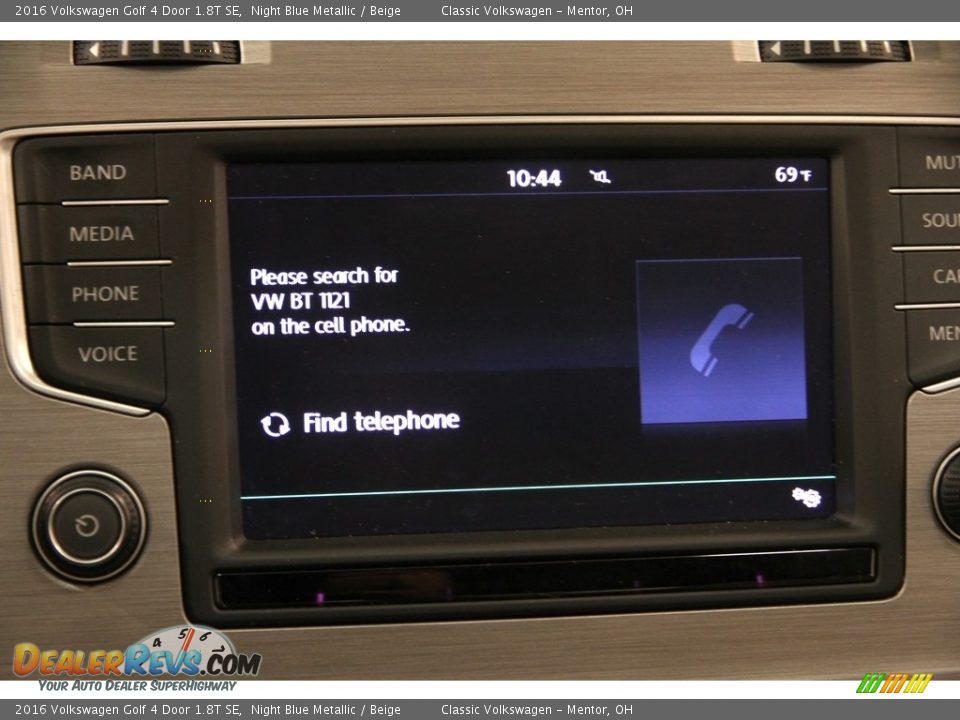 Controls of 2016 Volkswagen Golf 4 Door 1.8T SE Photo #9