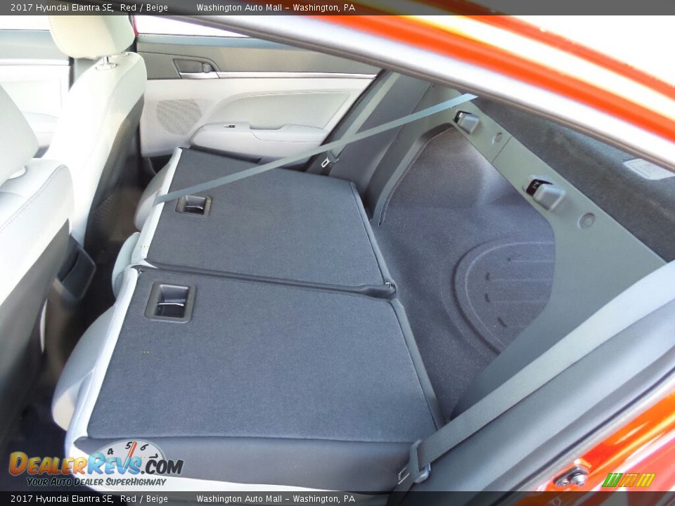 2017 Hyundai Elantra SE Red / Beige Photo #16
