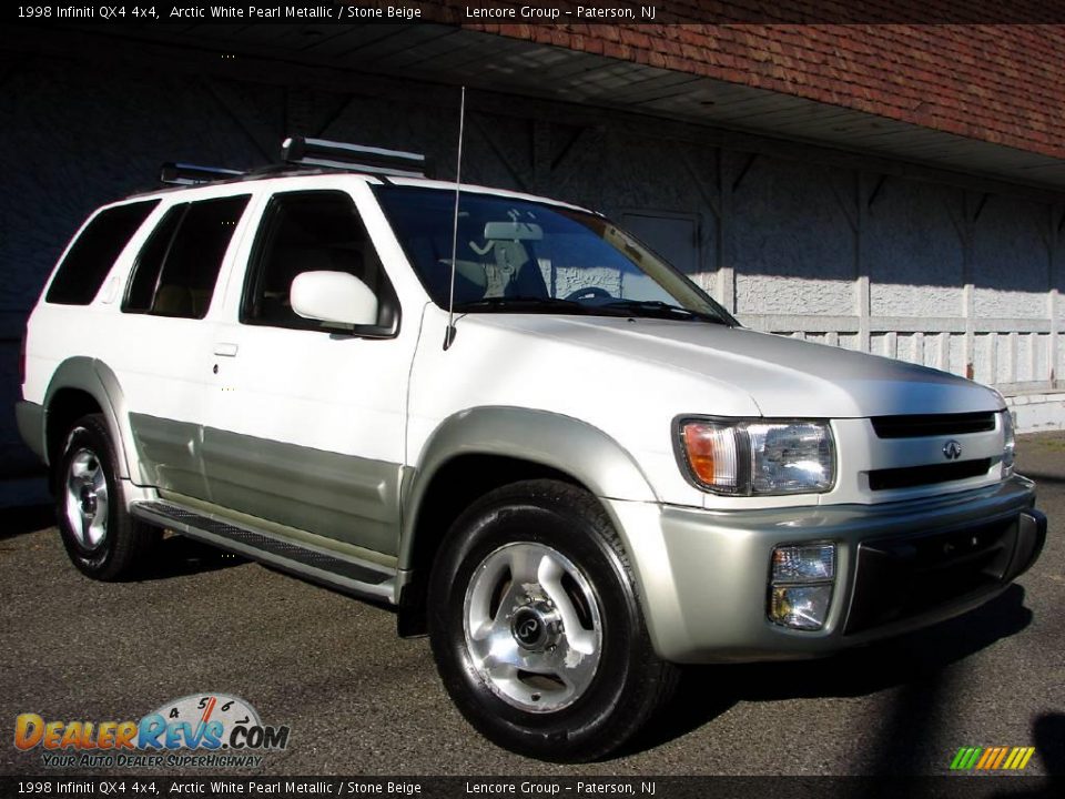 1998 Infiniti QX4 4x4 Arctic White Pearl Metallic / Stone Beige Photo #2