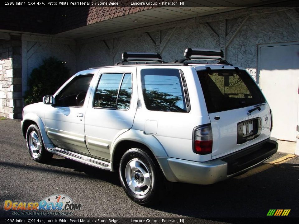 1998 Infiniti QX4 4x4 Arctic White Pearl Metallic / Stone Beige Photo #8