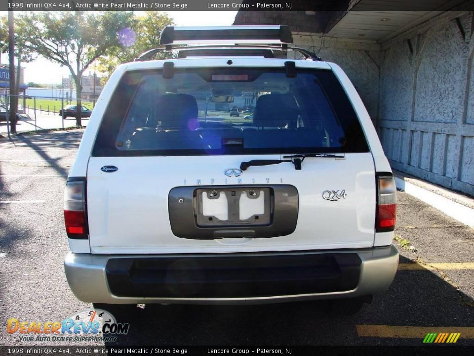 1998 Infiniti QX4 4x4 Arctic White Pearl Metallic / Stone Beige Photo #11