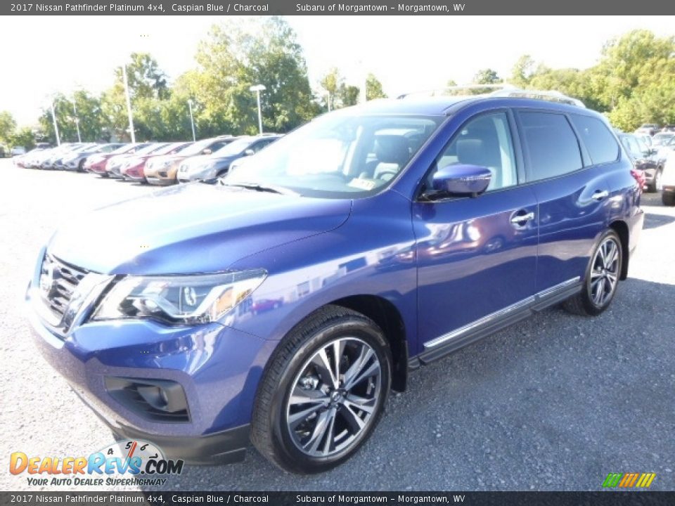 Front 3/4 View of 2017 Nissan Pathfinder Platinum 4x4 Photo #13