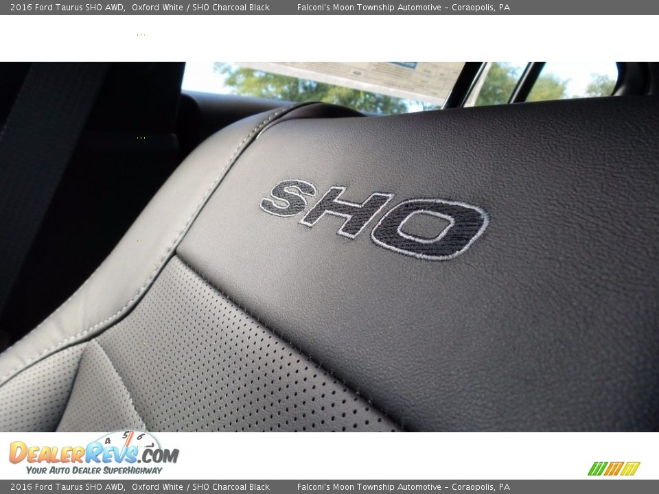 2016 Ford Taurus SHO AWD Oxford White / SHO Charcoal Black Photo #16