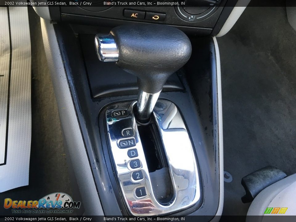 2002 Volkswagen Jetta GLS Sedan Black / Grey Photo #19