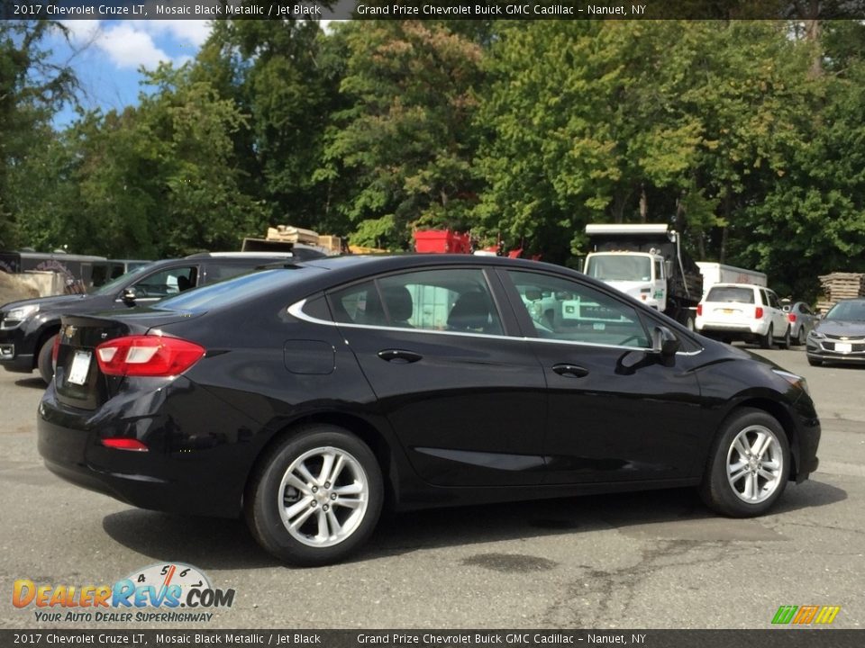 2017 Chevrolet Cruze LT Mosaic Black Metallic / Jet Black Photo #4
