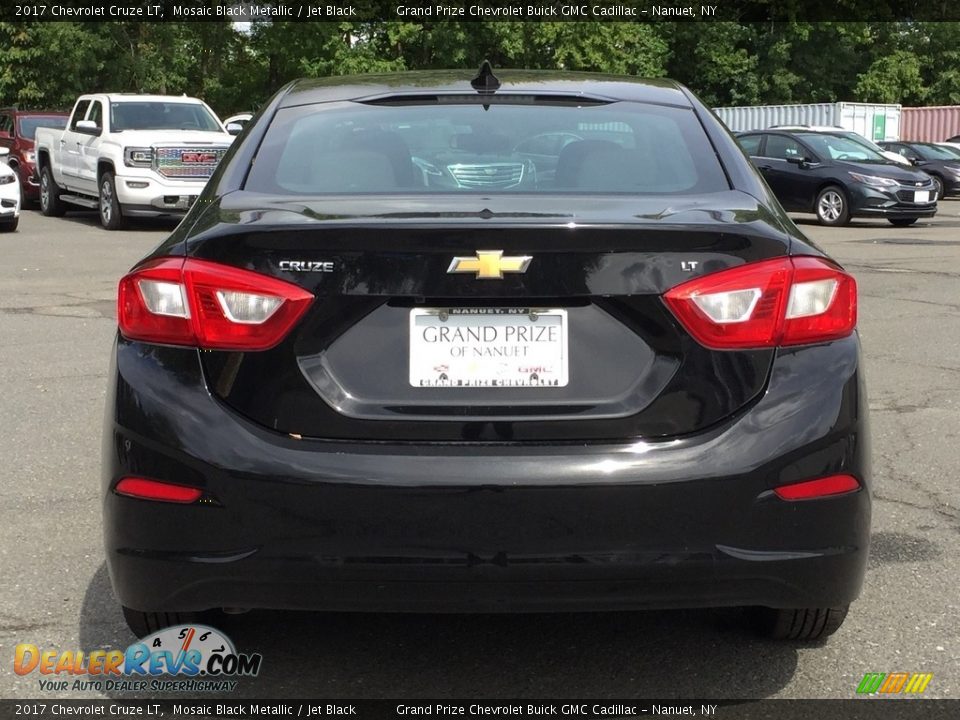2017 Chevrolet Cruze LT Mosaic Black Metallic / Jet Black Photo #5