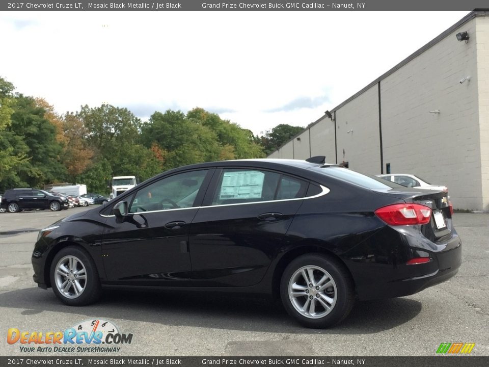2017 Chevrolet Cruze LT Mosaic Black Metallic / Jet Black Photo #6