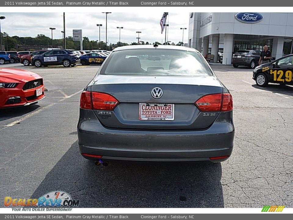 2011 Volkswagen Jetta SE Sedan Platinum Gray Metallic / Titan Black Photo #4