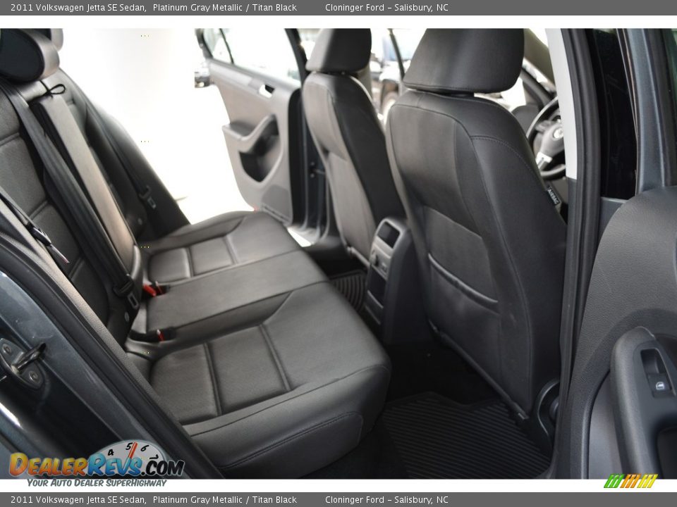 2011 Volkswagen Jetta SE Sedan Platinum Gray Metallic / Titan Black Photo #13