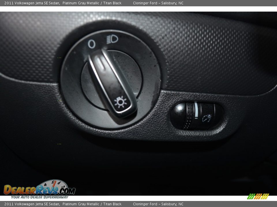 2011 Volkswagen Jetta SE Sedan Platinum Gray Metallic / Titan Black Photo #20