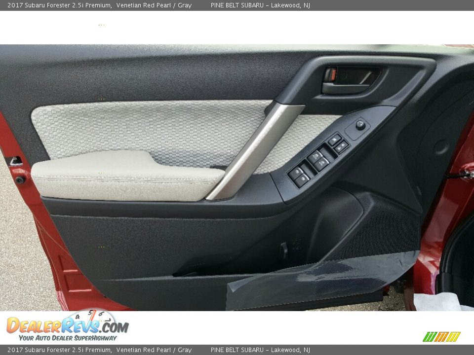2017 Subaru Forester 2.5i Premium Venetian Red Pearl / Gray Photo #6