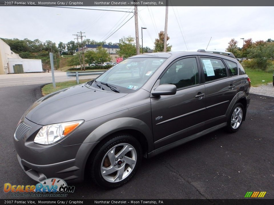 Front 3/4 View of 2007 Pontiac Vibe  Photo #1