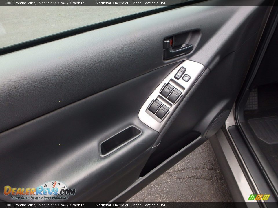 2007 Pontiac Vibe Moonstone Gray / Graphite Photo #11