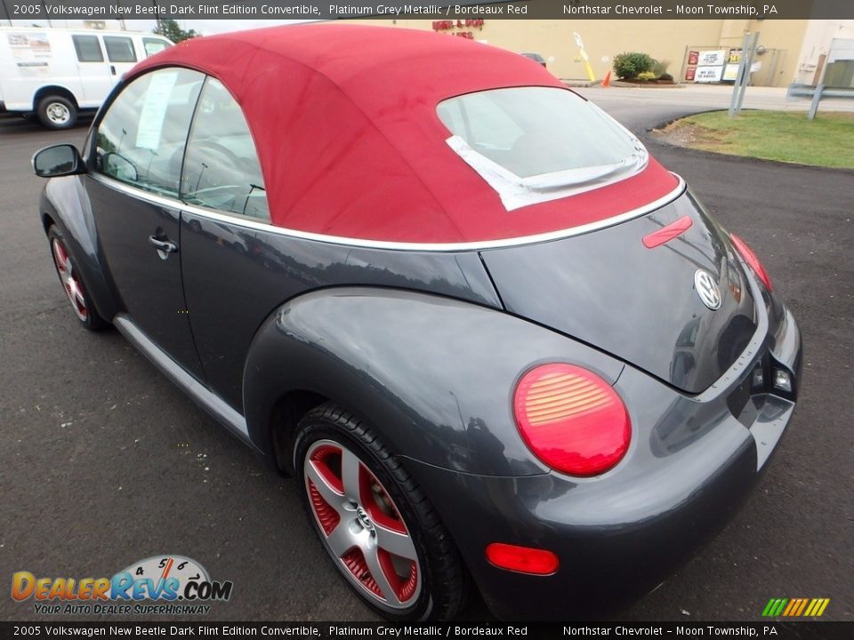 2005 Volkswagen New Beetle Dark Flint Edition Convertible Platinum Grey Metallic / Bordeaux Red Photo #2