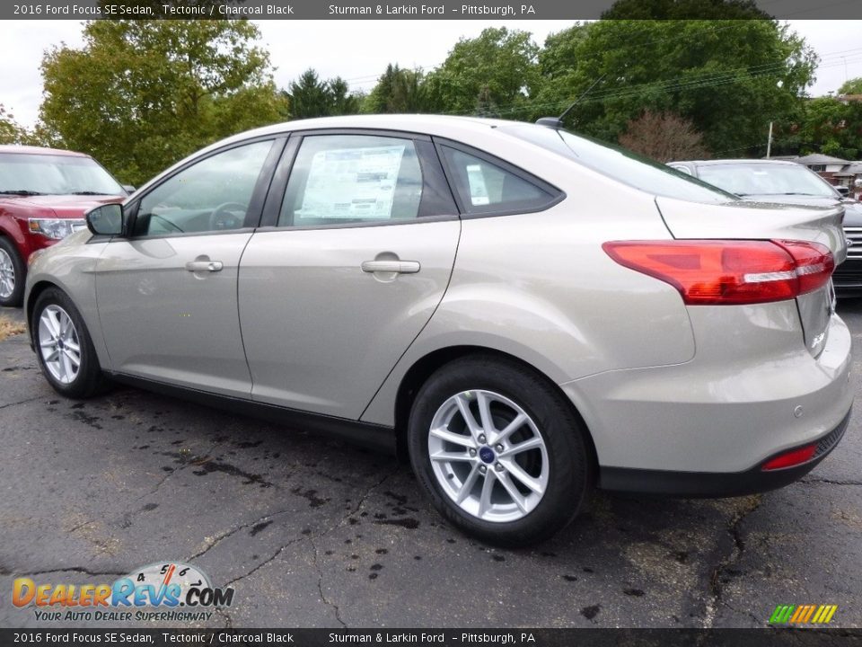 2016 Ford Focus SE Sedan Tectonic / Charcoal Black Photo #4