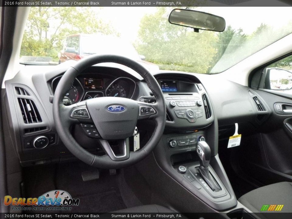 2016 Ford Focus SE Sedan Tectonic / Charcoal Black Photo #9