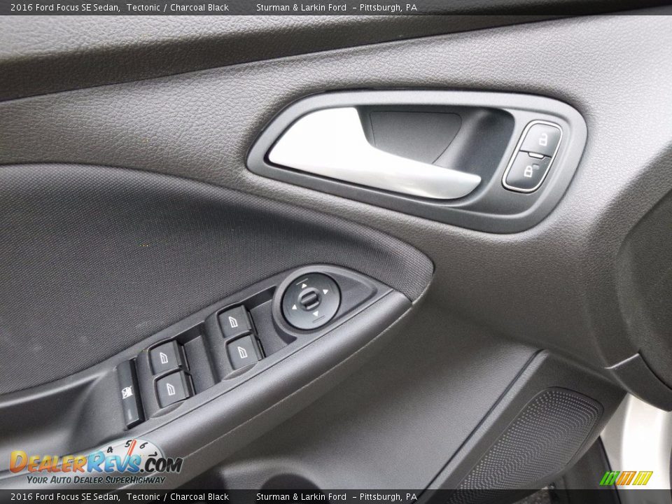 2016 Ford Focus SE Sedan Tectonic / Charcoal Black Photo #10