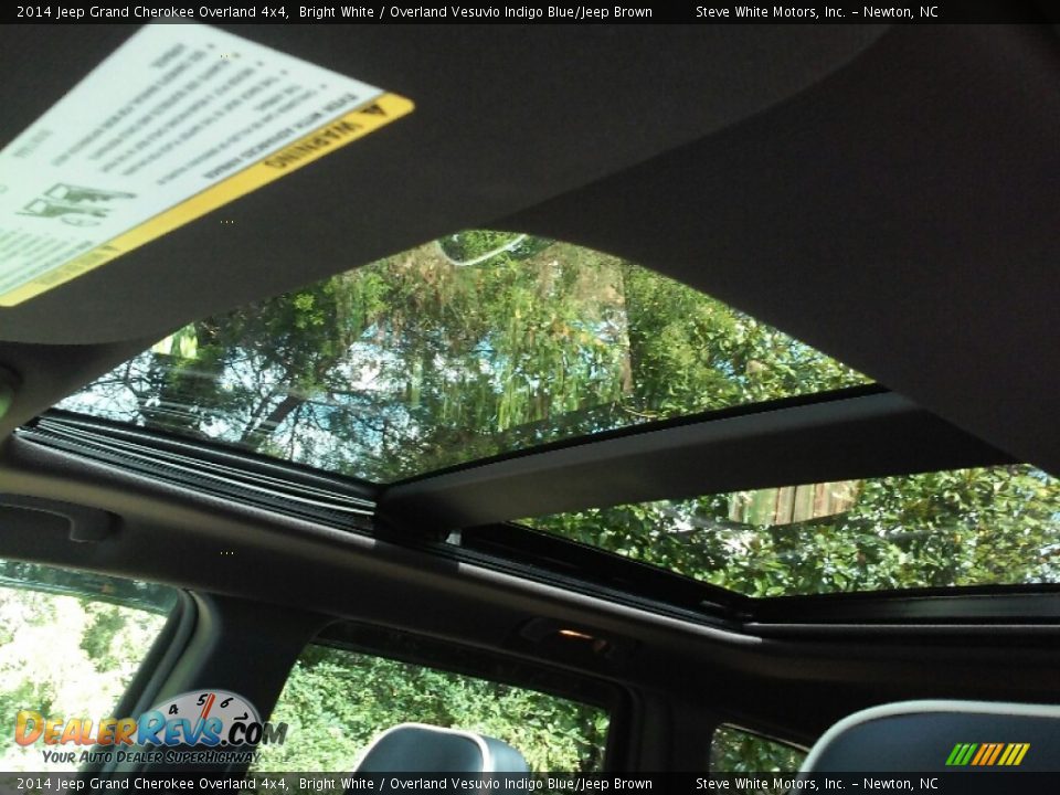 2014 Jeep Grand Cherokee Overland 4x4 Bright White / Overland Vesuvio Indigo Blue/Jeep Brown Photo #24