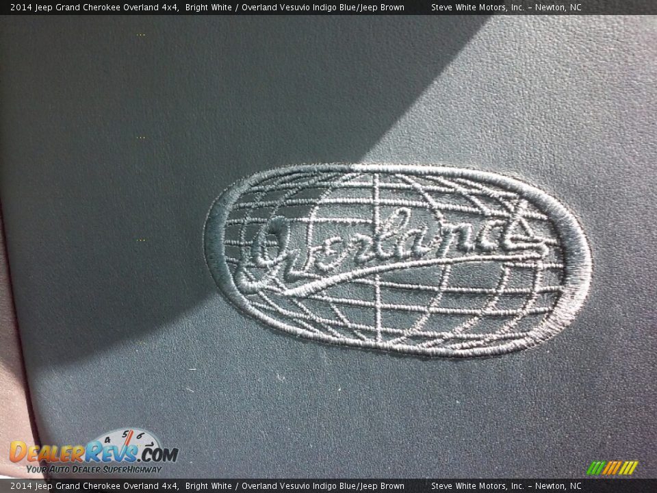 2014 Jeep Grand Cherokee Overland 4x4 Bright White / Overland Vesuvio Indigo Blue/Jeep Brown Photo #29