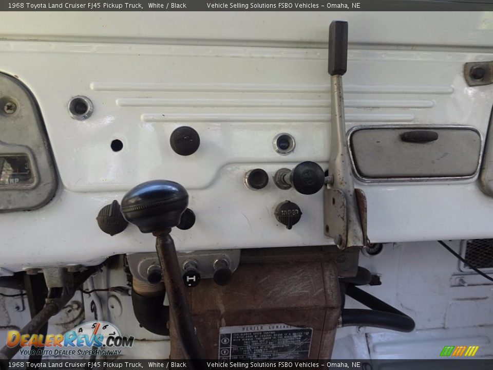 Controls of 1968 Toyota Land Cruiser FJ45 Pickup Truck Photo #16