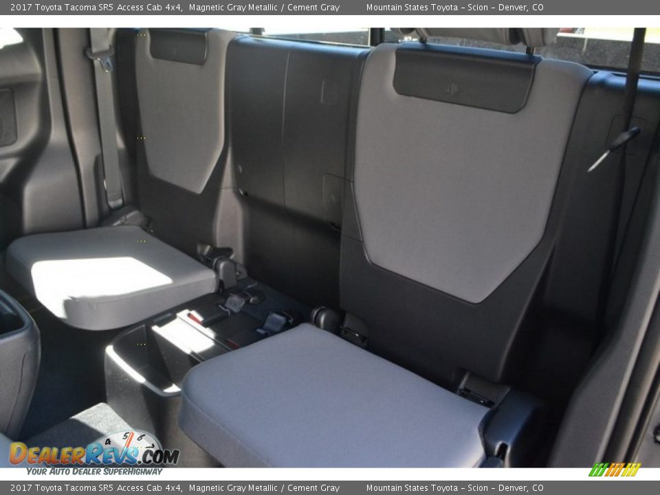 2017 Toyota Tacoma SR5 Access Cab 4x4 Magnetic Gray Metallic / Cement Gray Photo #7