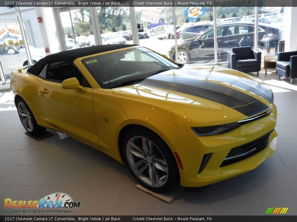 Front 3/4 View of 2017 Chevrolet Camaro LT Convertible Photo #9