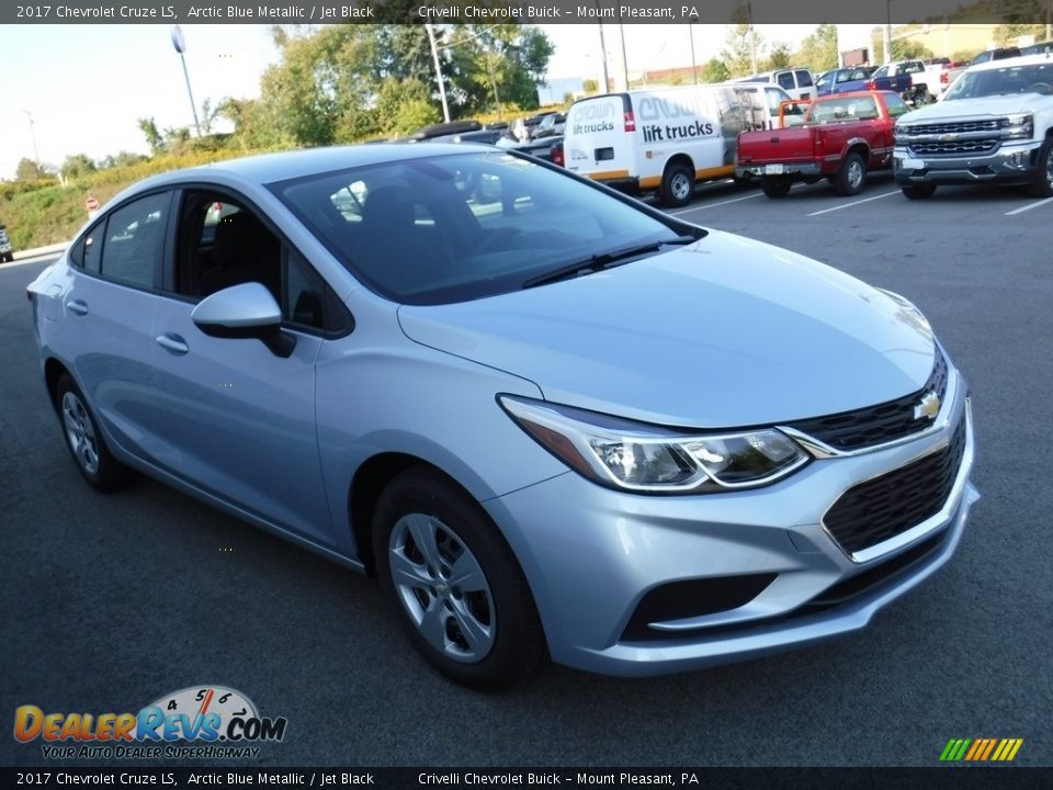 Front 3/4 View of 2017 Chevrolet Cruze LS Photo #5