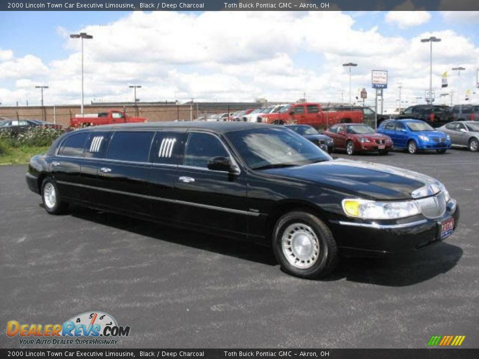 2000 Lincoln Town Car Executive Limousine Black / Deep Charcoal Photo #2