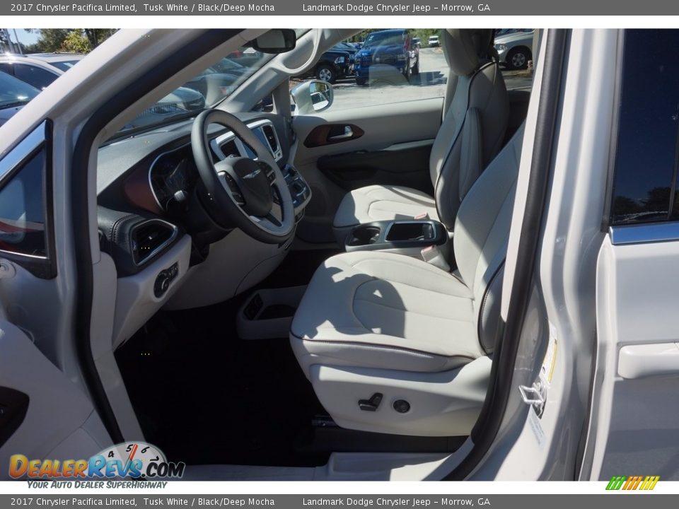 2017 Chrysler Pacifica Limited Tusk White / Black/Deep Mocha Photo #6
